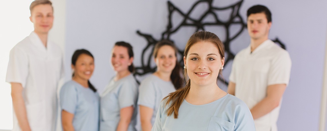 Studienplatz Ausbildung dipl. Pflegefachperson HF Ausbildungsstart Sommer oder Herbst 2026, 1. Bild